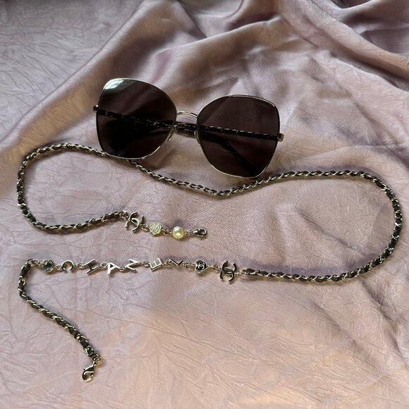 Chanel Butterfly Sunglasses with pearl leather chain - Picture 6 of 15